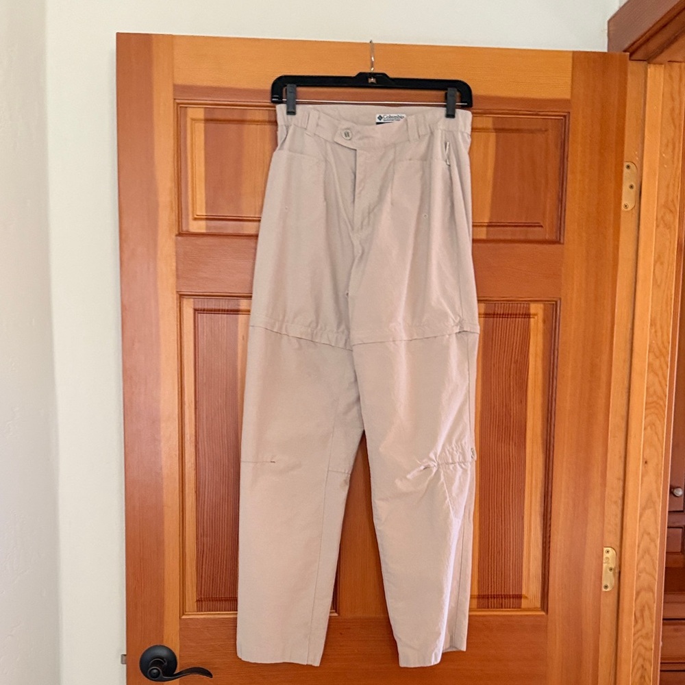 Columbia Women’s Light Beige Cargo Convertible Hiking Pants